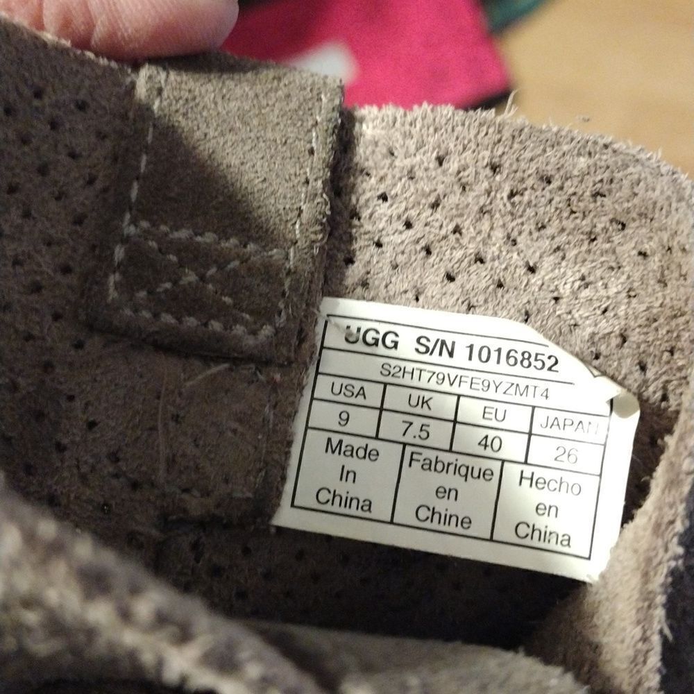 Ugg suede ankle boot - Picture 5 of 6